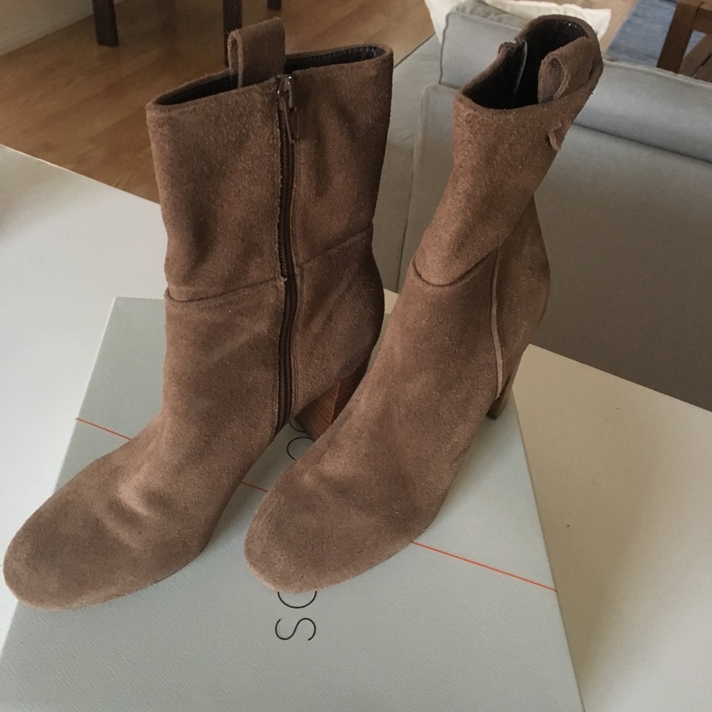 Booties 8.5 - image 1